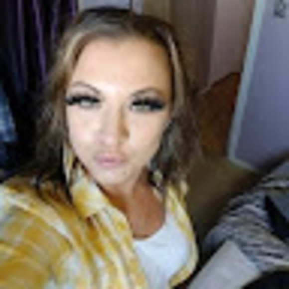 Meet your Posher, Candice - Picture 1 of 1